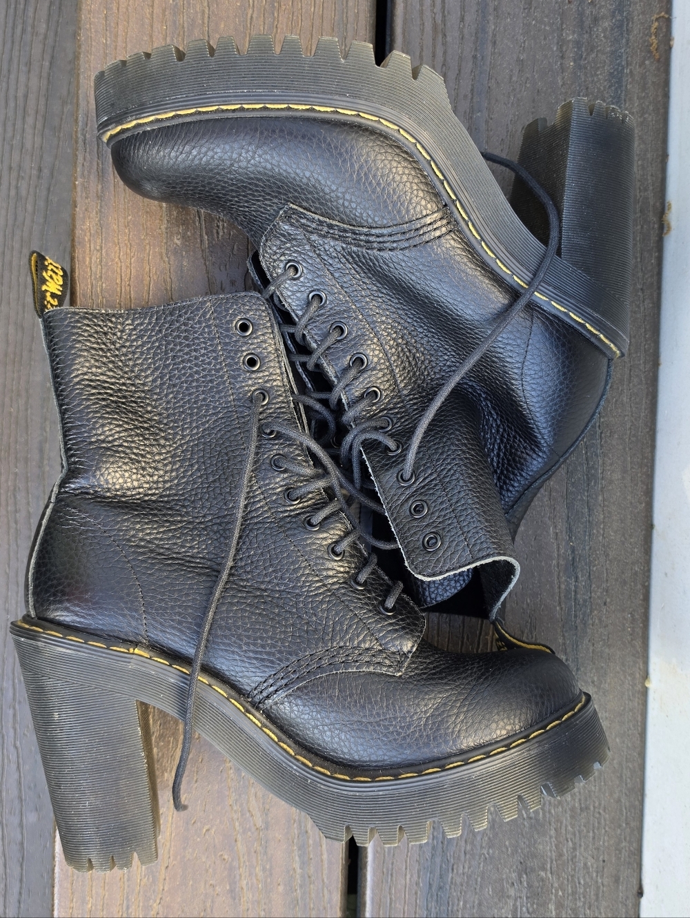 Dr. Martens Kendra Pebbled Leather Lug Sole Chunky Heel Boots Size 6